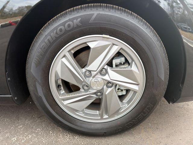 2025 Hyundai Elantra SE - 22988059 - 10