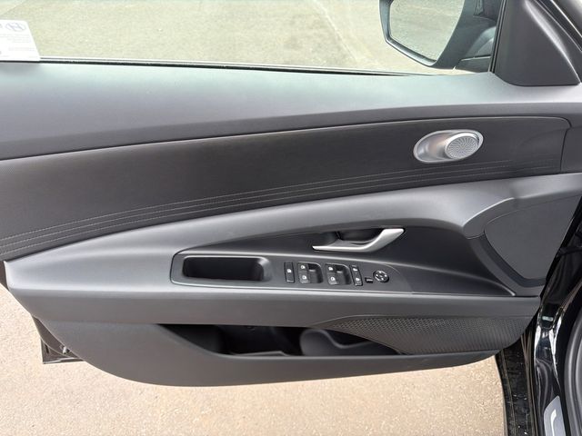 2025 Hyundai Elantra SE - 22988059 - 2