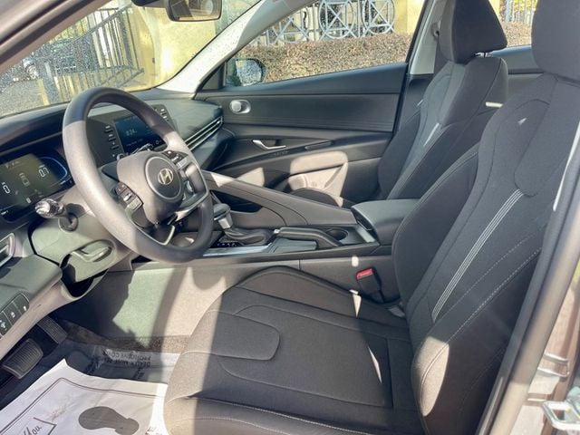 2025 Hyundai Elantra SE - 22922097 - 9