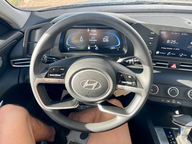 2025 Hyundai Elantra SE - 22922097 - 12