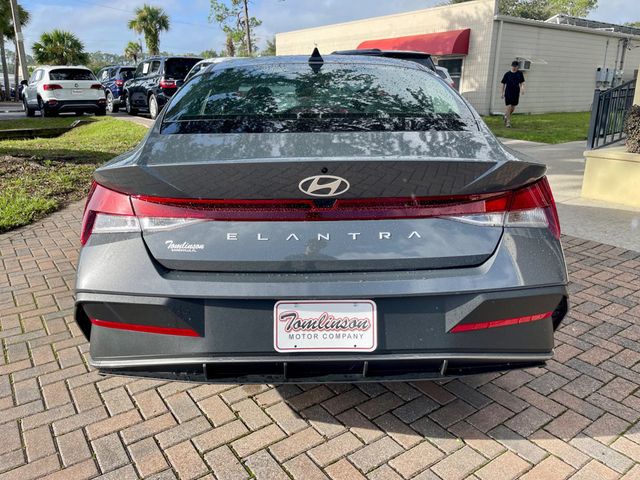2025 Hyundai Elantra SE - 22922097 - 3