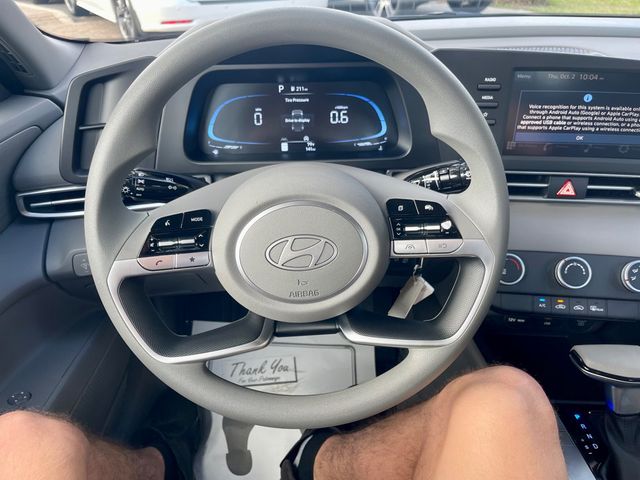 2025 Hyundai Elantra SE - 22958487 - 11