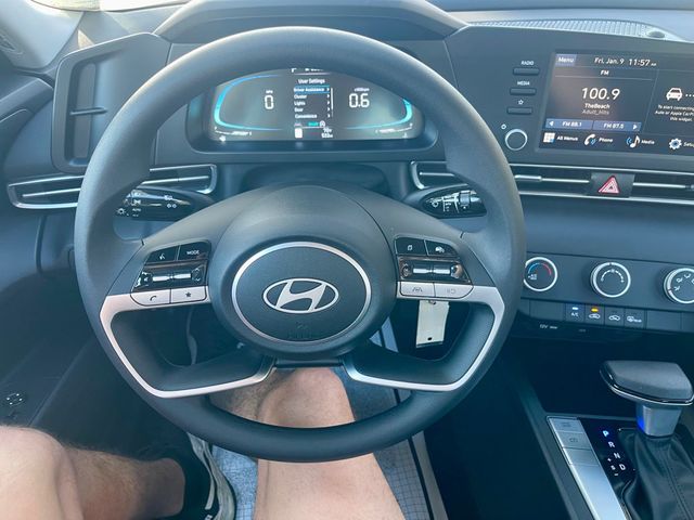 2025 Hyundai Elantra SE - 22966110 - 12