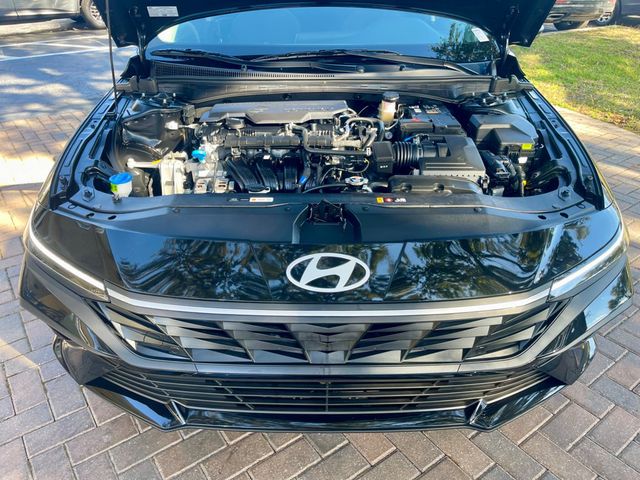 2025 Hyundai Elantra SE - 22966110 - 15