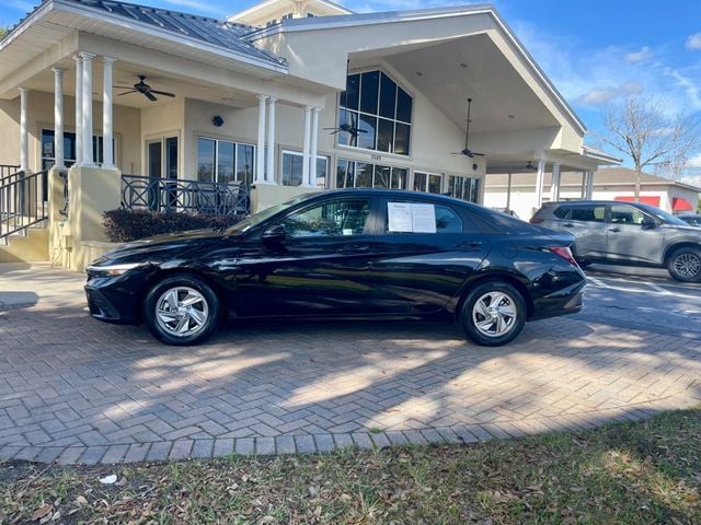 2025 Hyundai Elantra SE - 22966110 - 1