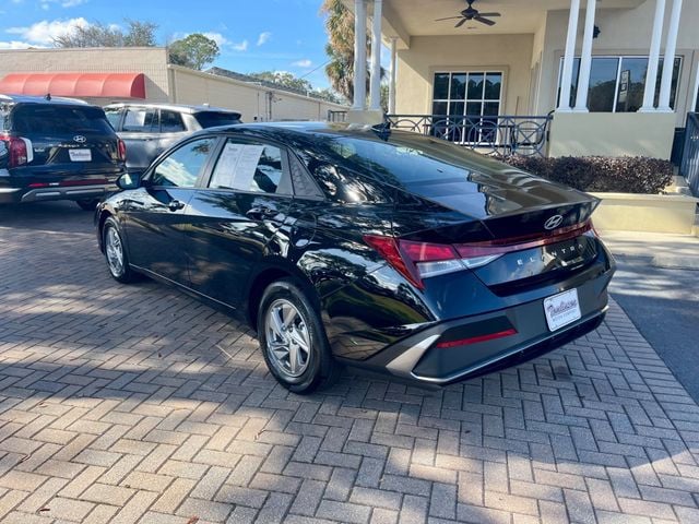 2025 Hyundai Elantra SE - 22966110 - 2