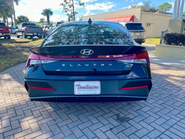 2025 Hyundai Elantra SE - 22966110 - 3