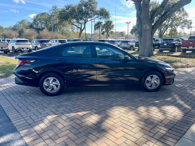 2025 Hyundai Elantra SE - 22966110 - 5