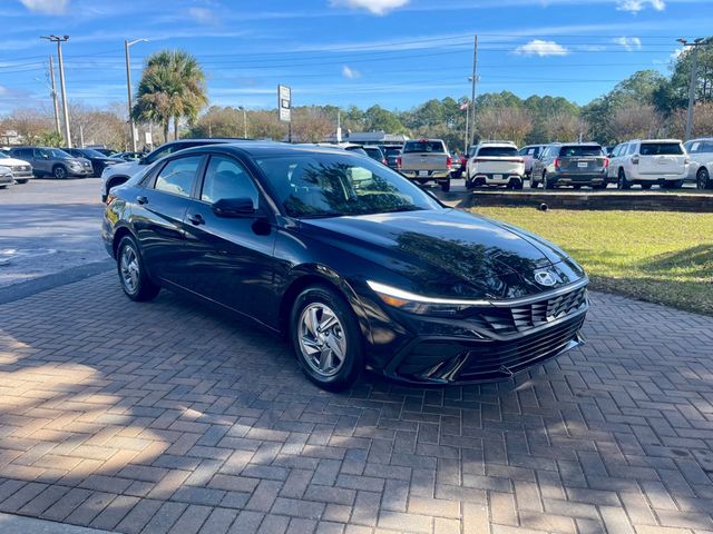 2025 Hyundai Elantra SE - 22966110 - 6