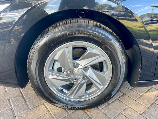 2025 Hyundai Elantra SE - 22966110 - 8