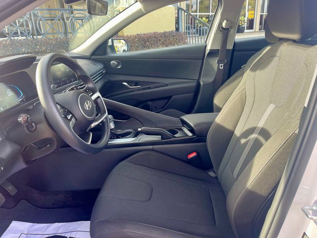 2025 Hyundai Elantra SE - 22966112 - 9