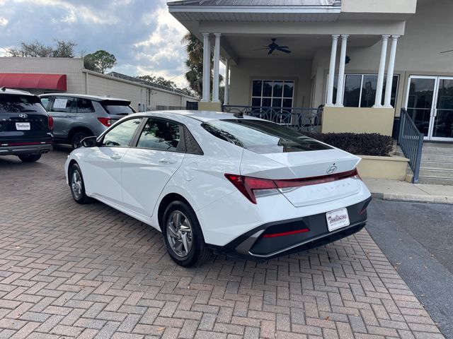 2025 Hyundai Elantra SE - 22966112 - 2