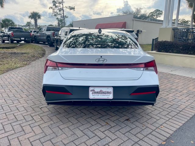 2025 Hyundai Elantra SE - 22966112 - 3