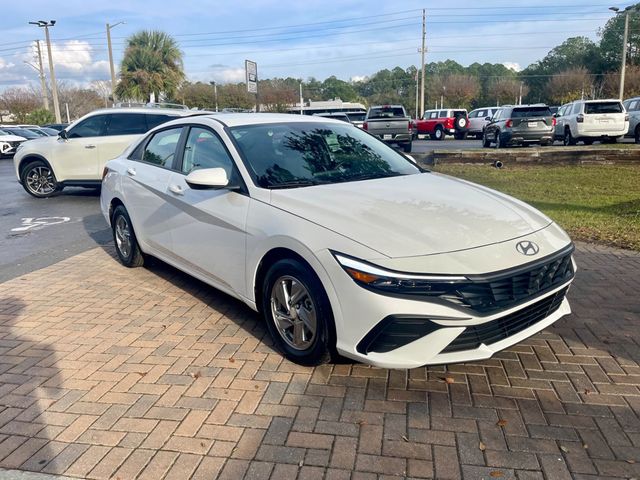 2025 Hyundai Elantra SE - 22966112 - 6