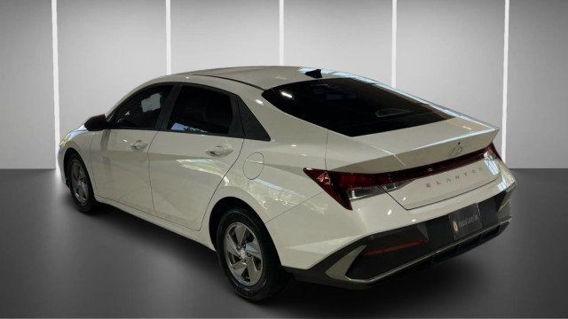 2025 Hyundai Elantra SE IVT - 23016133 - 9