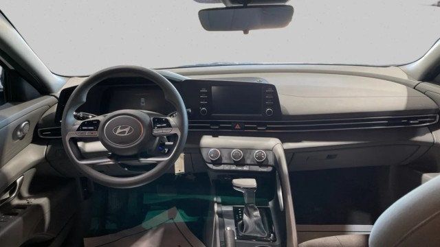 2025 Hyundai Elantra SE IVT - 23016133 - 13