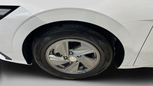 2025 Hyundai Elantra SE IVT - 23016133 - 4