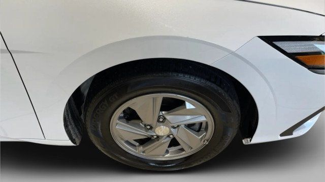 2025 Hyundai Elantra SE IVT - 23016133 - 7