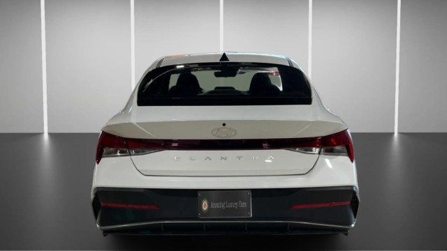 2025 Hyundai Elantra SE IVT - 23016133 - 8