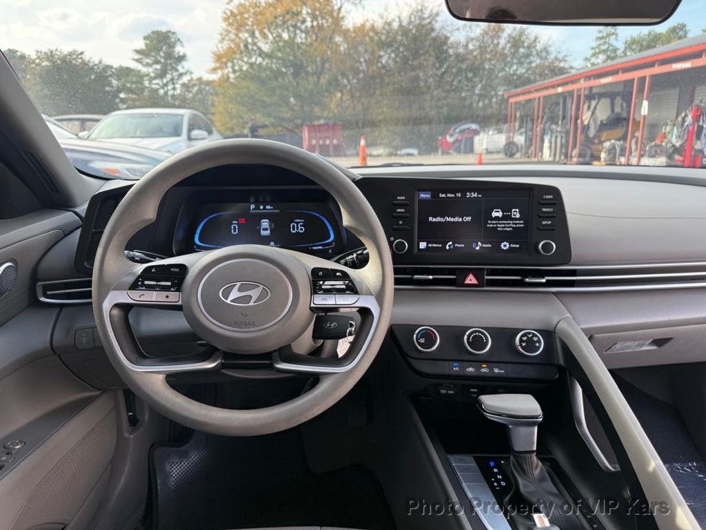 2025 Hyundai Elantra SE IVT - 22947045 - 10