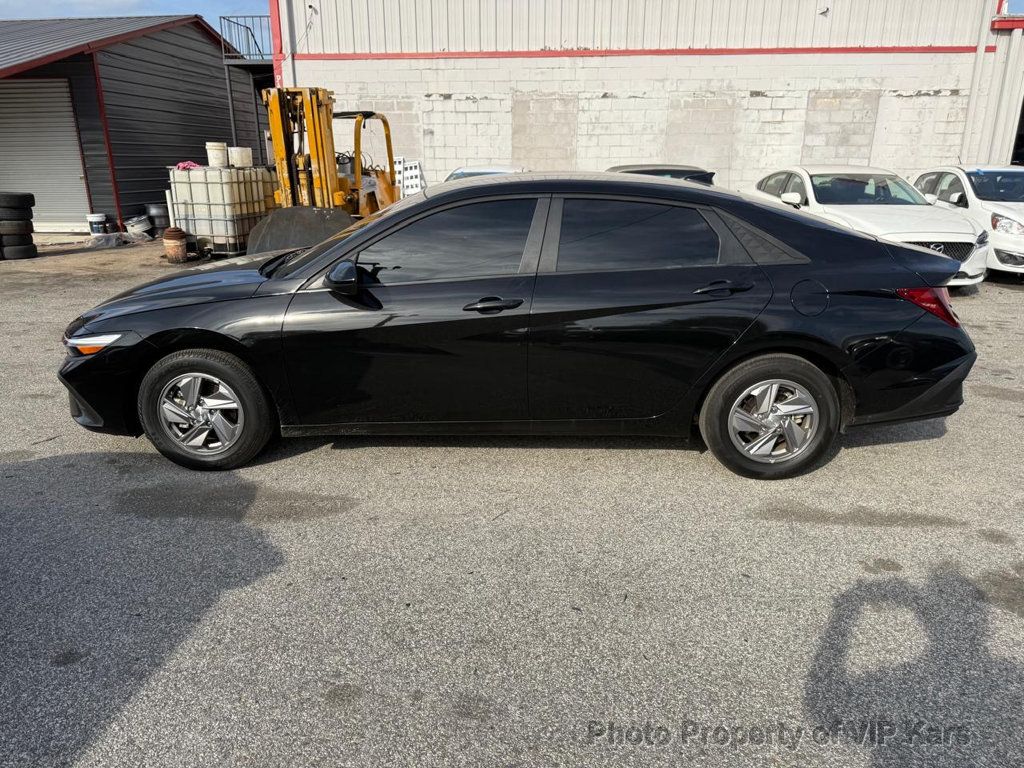 2025 Hyundai Elantra SE IVT - 22947045 - 4