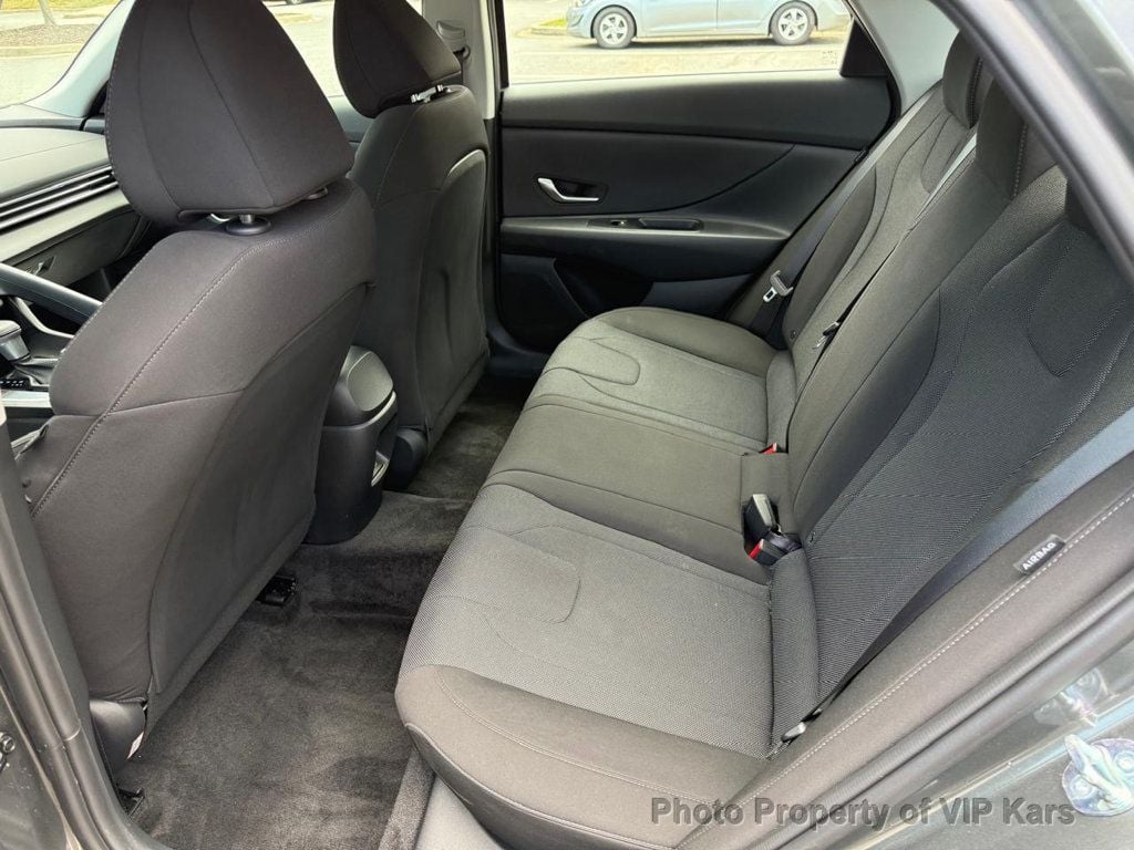 2025 Hyundai Elantra SE IVT - 23023545 - 14