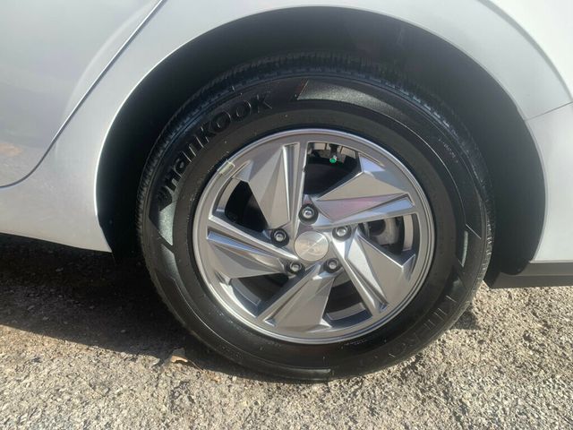 2025 Hyundai Elantra SE IVT - 22957087 - 14