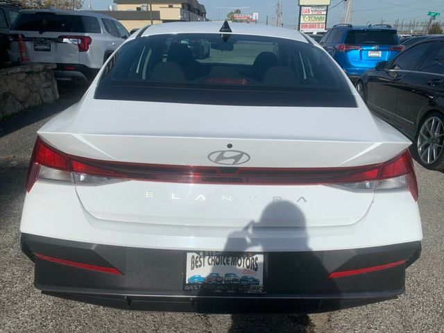 2025 Hyundai Elantra SE IVT - 22957087 - 16
