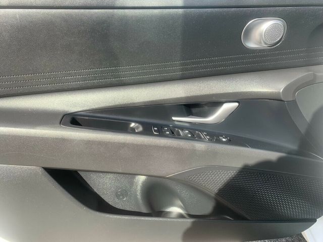 2025 Hyundai Elantra SE IVT - 22957087 - 3