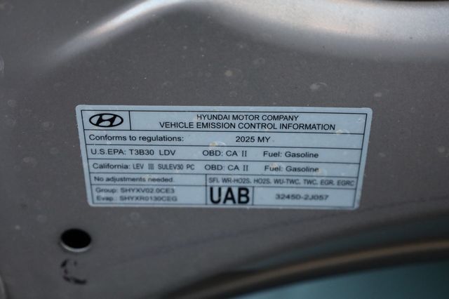 2025 Hyundai Elantra SE IVT - 22971785 - 11