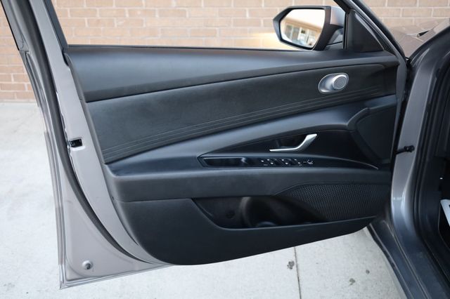 2025 Hyundai Elantra SE IVT - 22971785 - 13