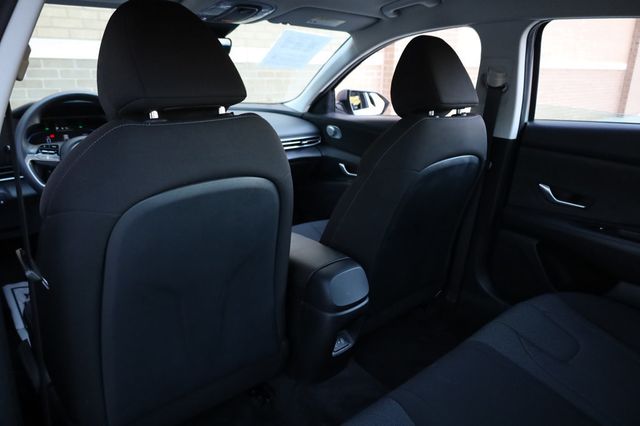 2025 Hyundai Elantra SE IVT - 22971785 - 17
