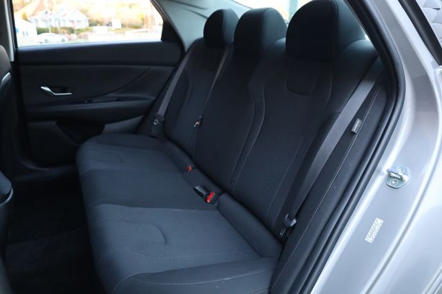 2025 Hyundai Elantra SE IVT - 22971785 - 18