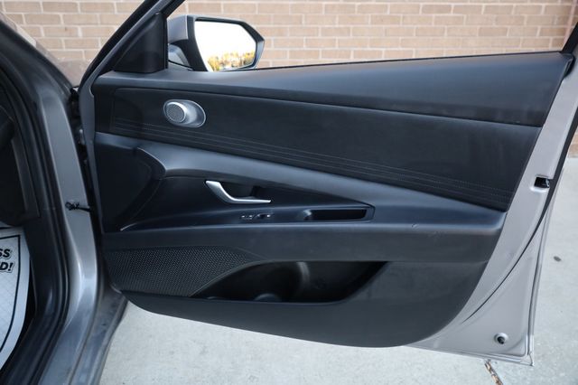 2025 Hyundai Elantra SE IVT - 22971785 - 22