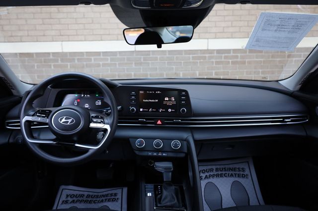 2025 Hyundai Elantra SE IVT - 22971785 - 24