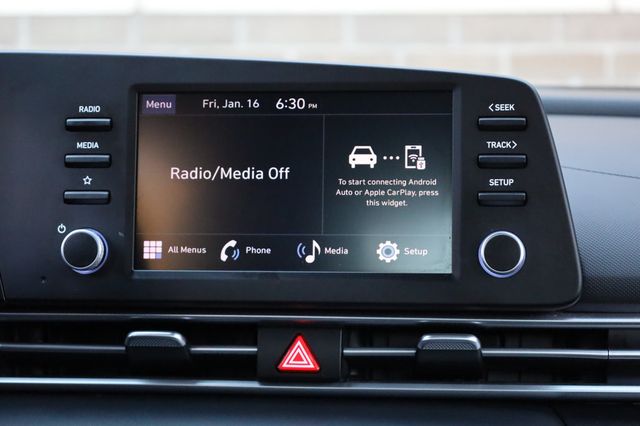 2025 Hyundai Elantra SE IVT - 22971785 - 33