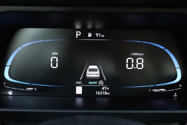 2025 Hyundai Elantra SE IVT - 22971785 - 38