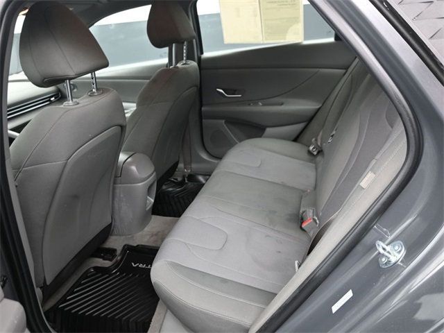 2025 Hyundai Elantra SE IVT - 22976931 - 13