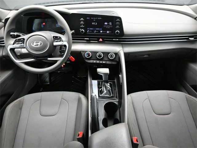 2025 Hyundai Elantra SE IVT - 22976931 - 17