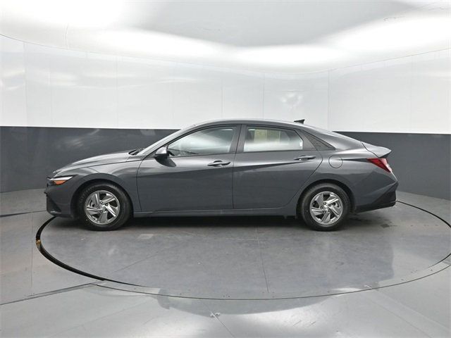 2025 Hyundai Elantra SE IVT - 22976931 - 1