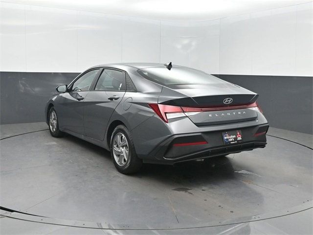 2025 Hyundai Elantra SE IVT - 22976931 - 2