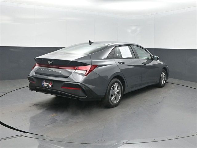 2025 Hyundai Elantra SE IVT - 22976931 - 31