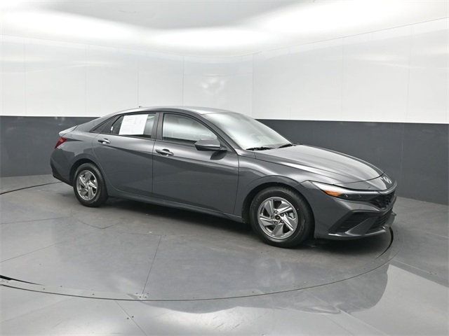 2025 Hyundai Elantra SE IVT - 22976931 - 33
