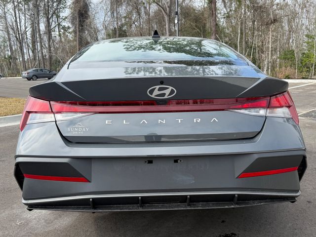 2025 Hyundai Elantra SE IVT - 22987985 - 9