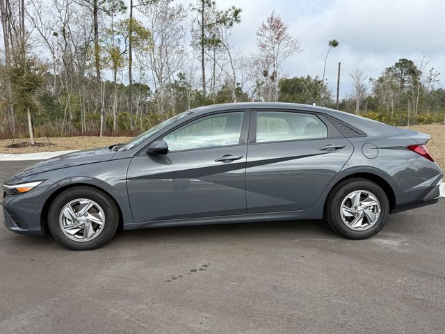 2025 Hyundai Elantra SE IVT - 22987985 - 1