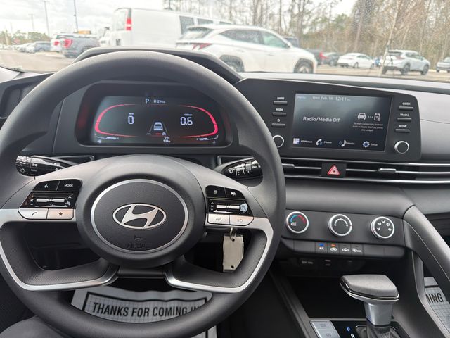 2025 Hyundai Elantra SE IVT - 22988059 - 5