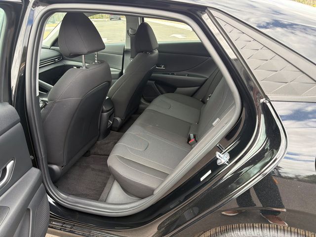 2025 Hyundai Elantra SE IVT - 22988059 - 6