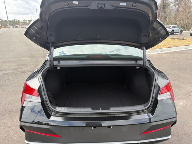 2025 Hyundai Elantra SE IVT - 22988059 - 8