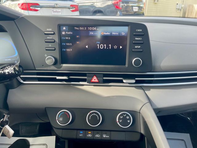 2025 Hyundai Elantra SE IVT - 22922345 - 13