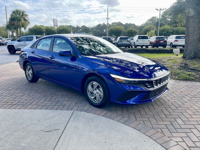 2025 Hyundai Elantra SE IVT - 22922345 - 5